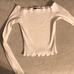 Off the shoulder crop